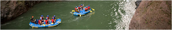 White Water Rafting in the Pacuare River, slow canyon section
